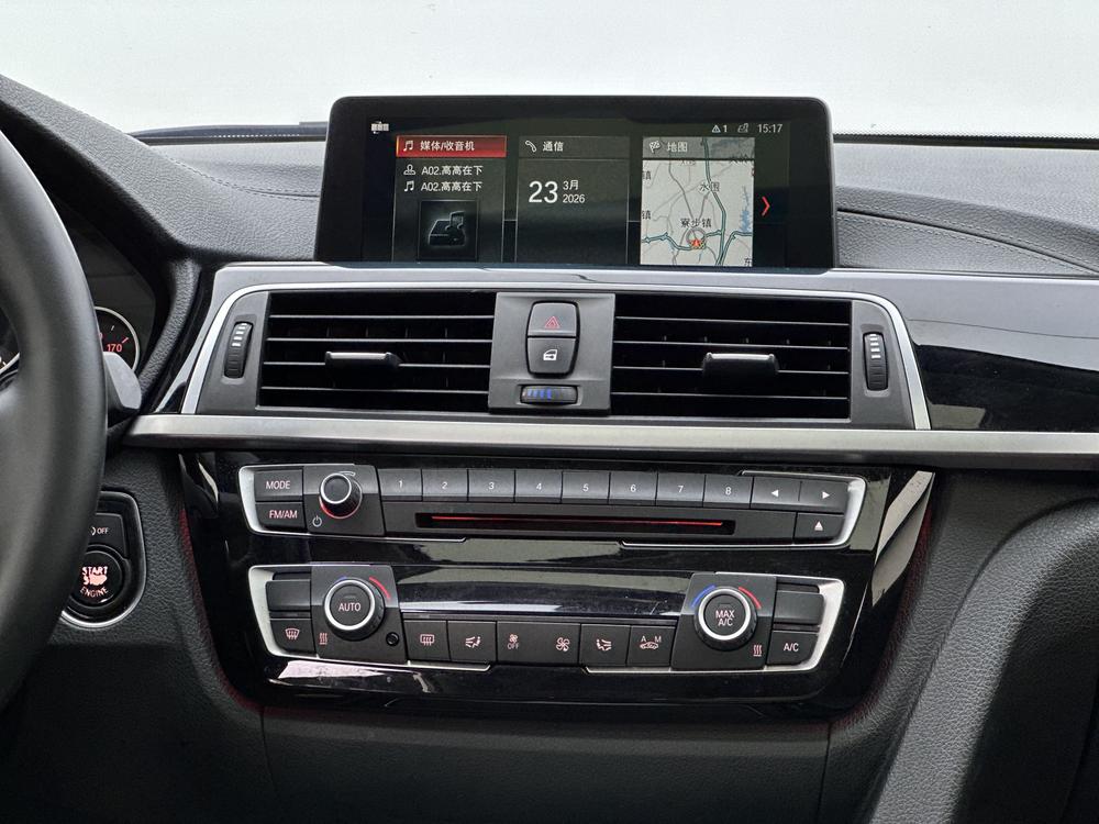 BMW 3 Series 2018 car image #11