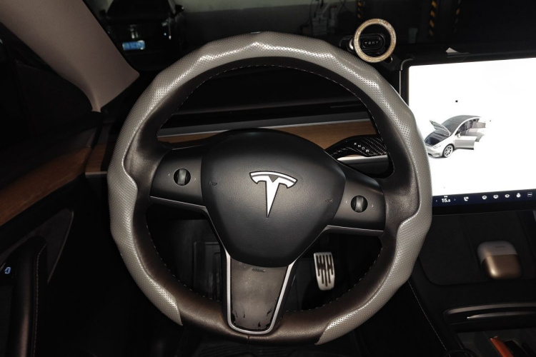 Tesla Model Y 2022 #15 Tesla Model Y 2022 car image #15