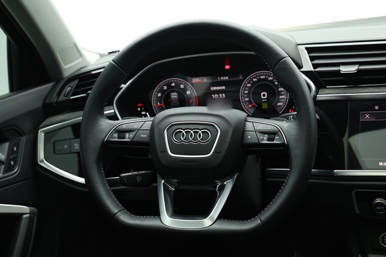 Audi Q3 2022 car image #15