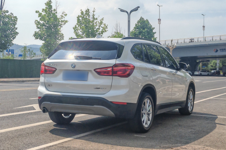 BMW X1 2018 immagine di auto #11