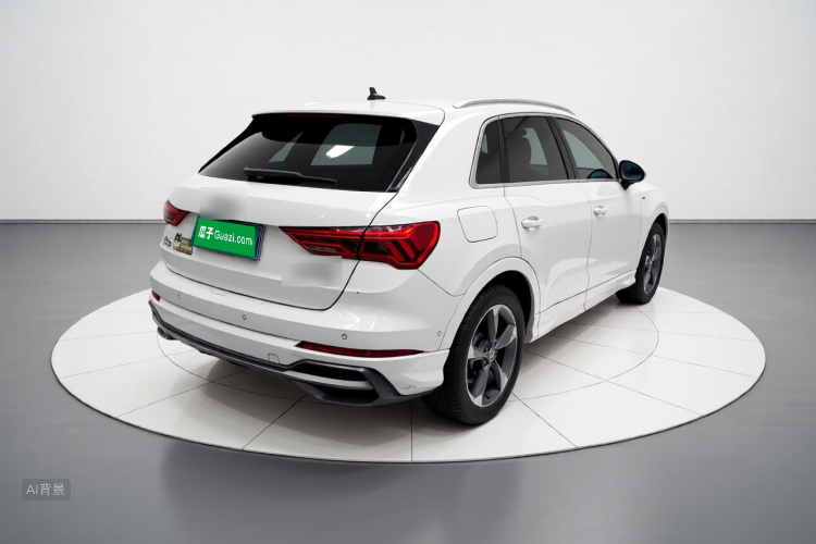 Audi Q3 2020 car image #7