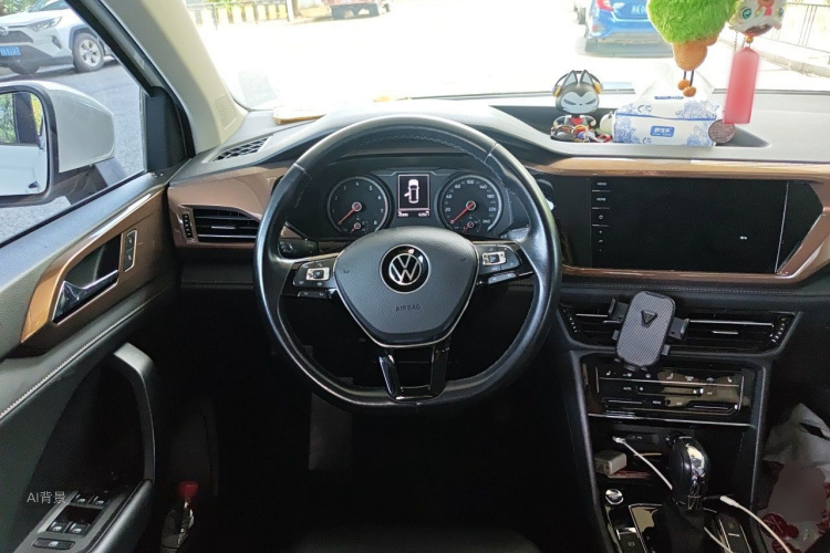 Volkswagen Tharu 2021 car image #12