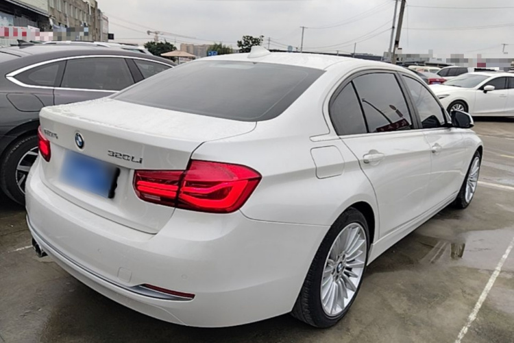 BMW 3 Series 2018 صورة سيارة #7