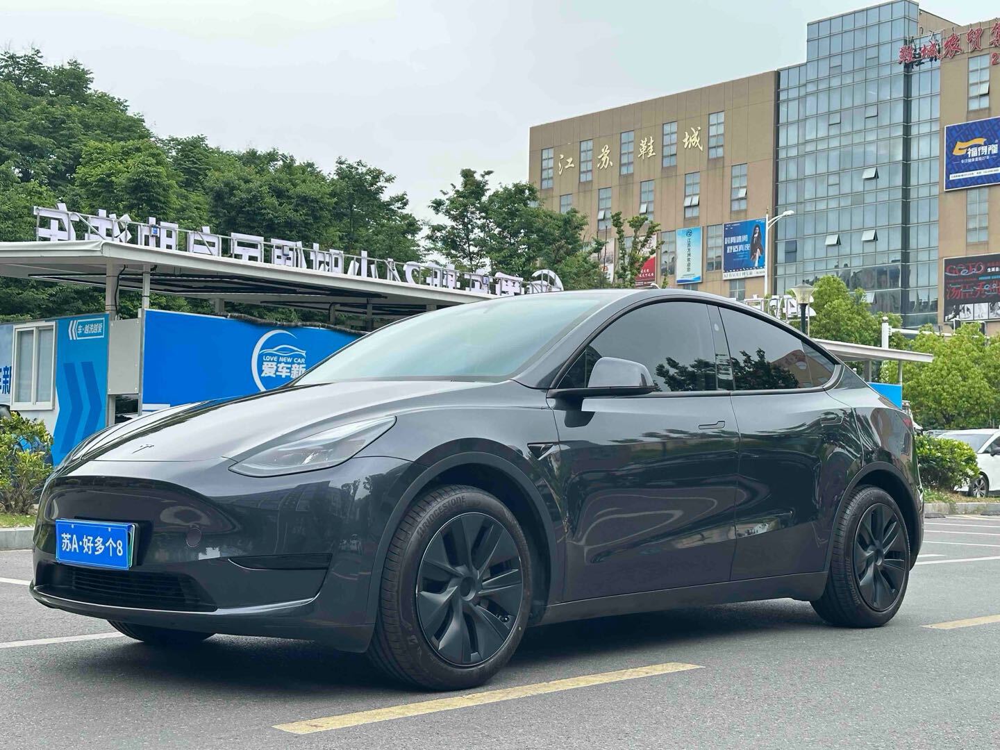 Tesla Model Y 2024 Tesla Model Y 2024 car image