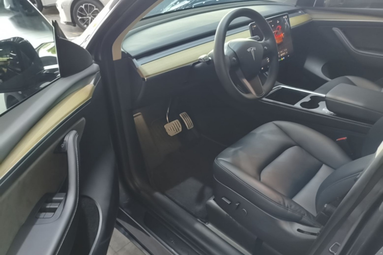 Tesla Model Y 2022 #16 Tesla Model Y 2022 car image #16