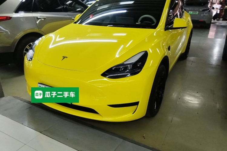 Tesla Model Y 2022 car image #2