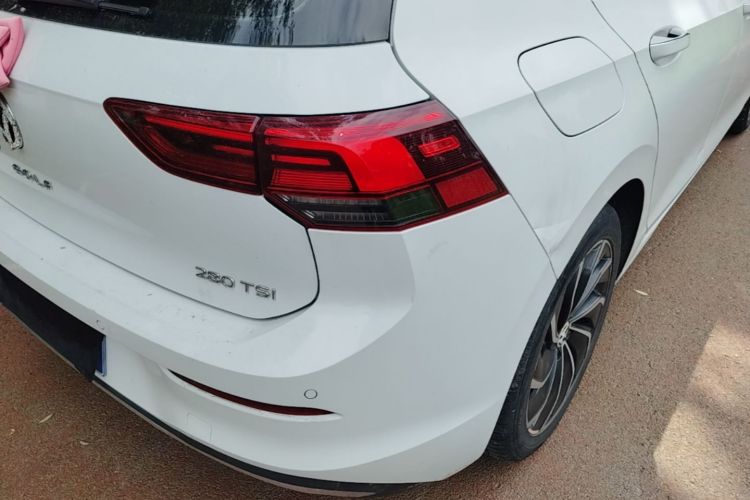 Volkswagen Golf 2022 car image #8