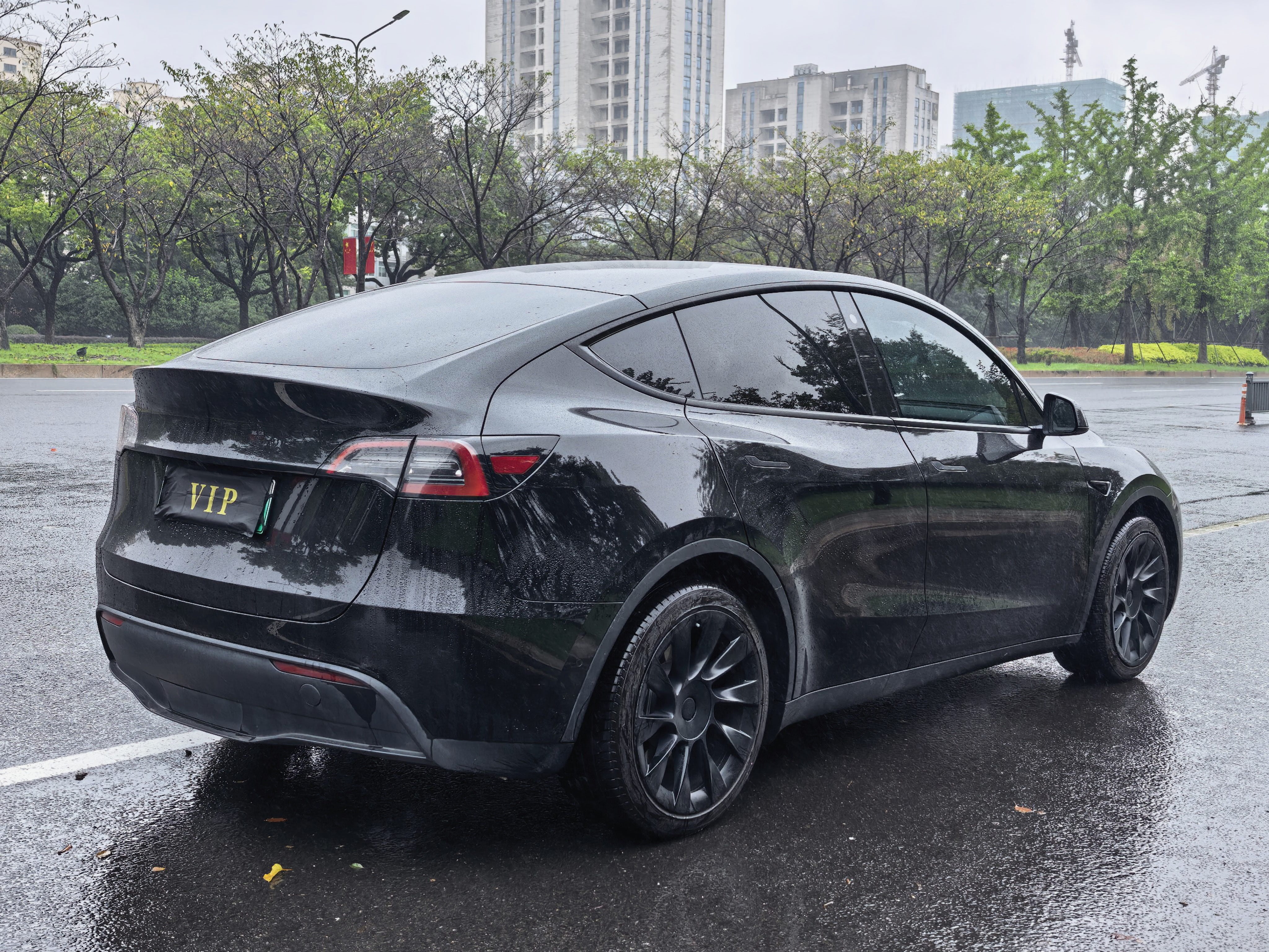 Tesla Model Y 2022 car image #9