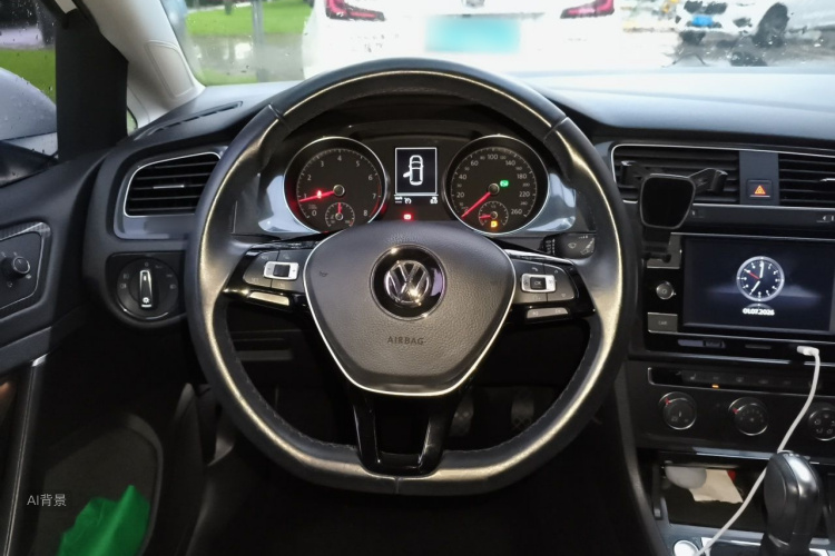 Volkswagen Golf 2018 car image #12