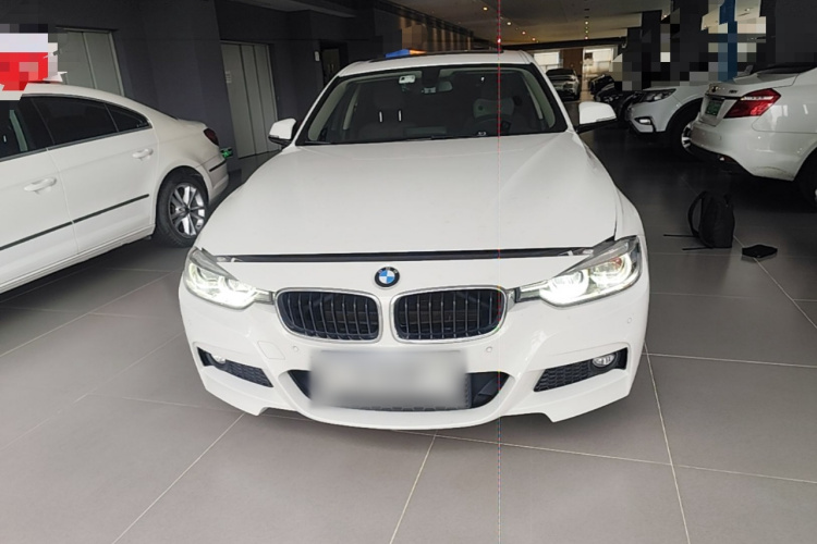 BMW 3 Series 2018 car image #3
