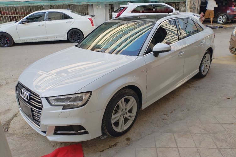 Audi A3 2019 car image #2