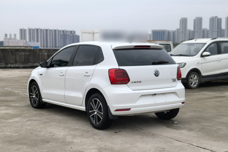 Volkswagen Polo 2014 car image #4