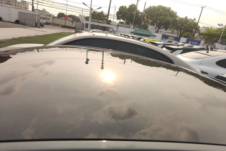 Tesla Model Y 2022 car image #25