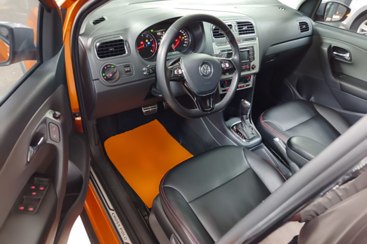 Volkswagen Polo 2017 car image #12