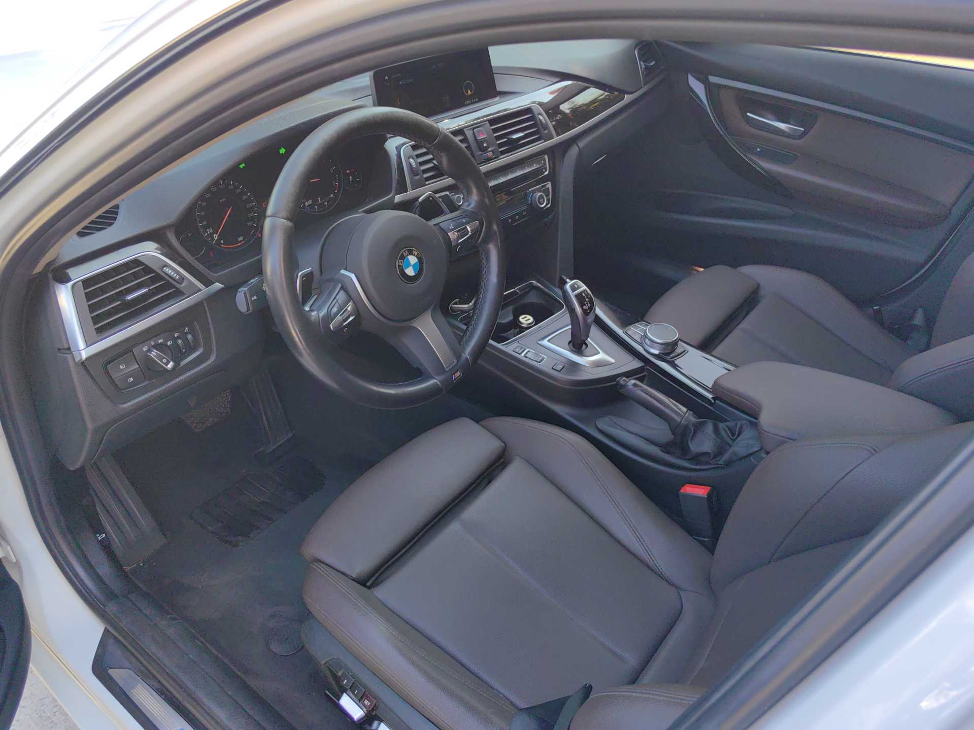 BMW 3 Series 2019 car image #5