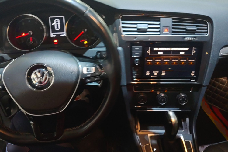 Volkswagen Golf 2019 #10 Volkswagen Golf 2019 car image #10
