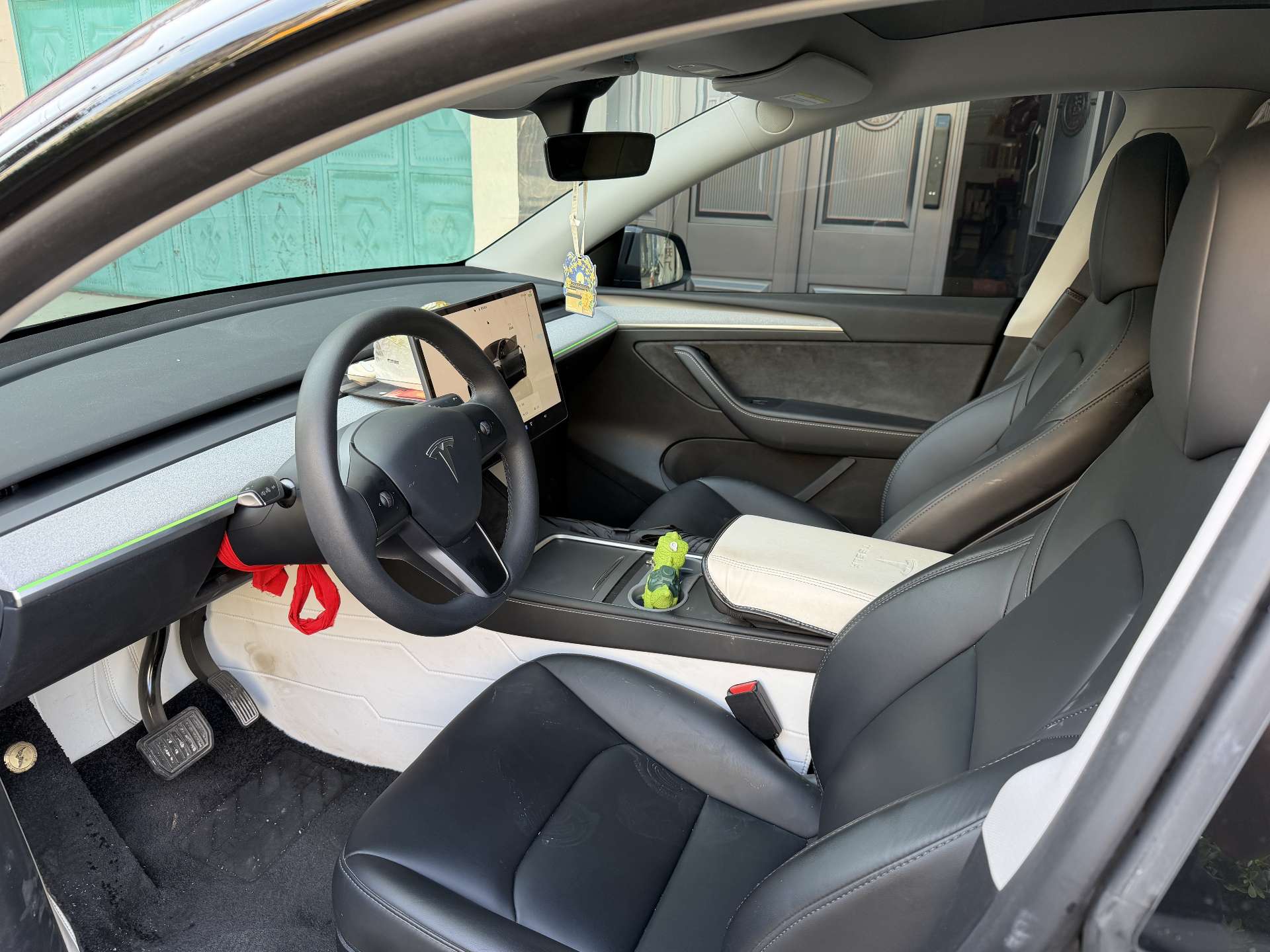 Tesla Model Y 2024 #3 Tesla Model Y 2024 car image #3