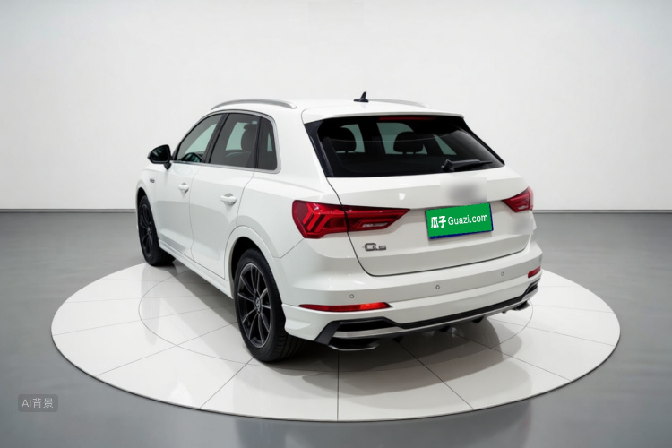 Audi Q3 2019 car image #5