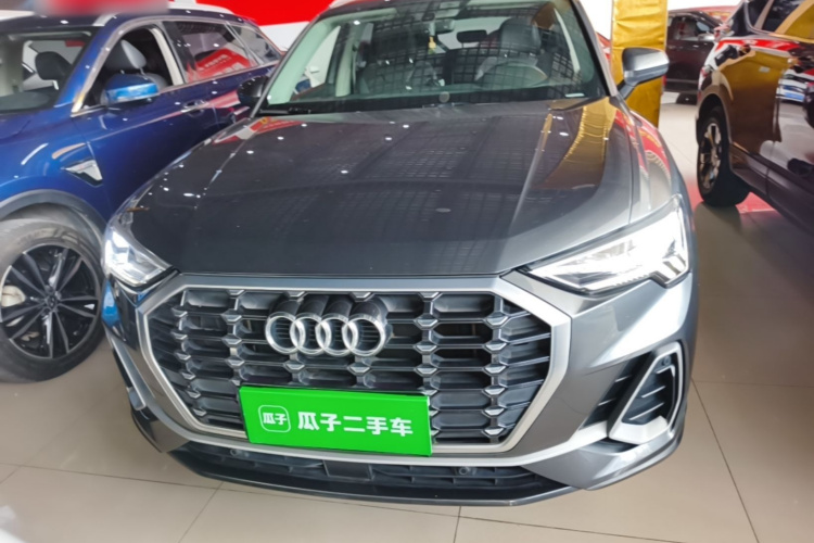 Audi Q3 2020 car image #3
