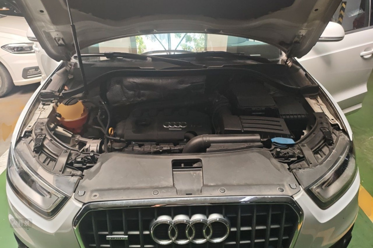 Audi Q3 2016 car image #22