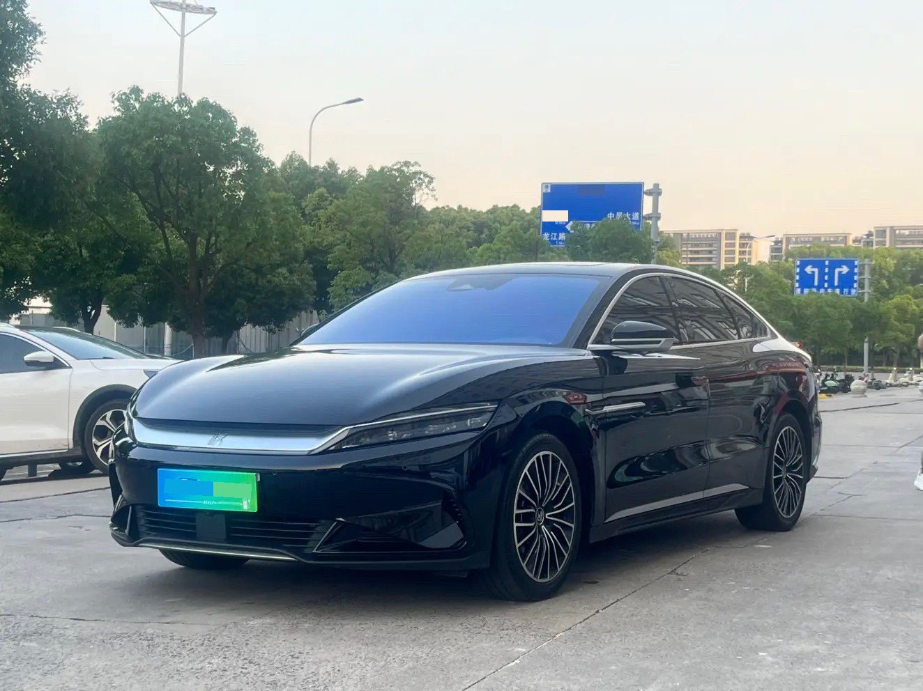 BYD Han 2024 car image 