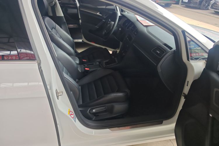 Volkswagen Golf 2015 car image #18