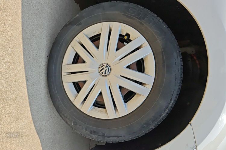 Volkswagen Polo 2019 car image #9