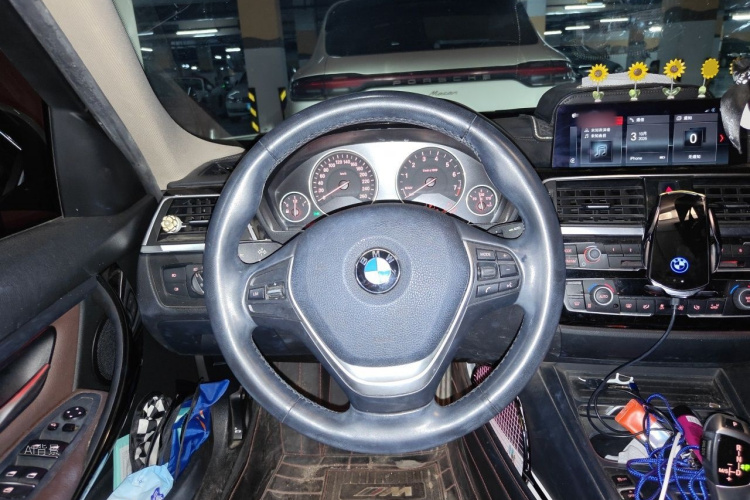 BMW 3 Series 2018 #12 BMW 3 Series 2018 car image #12
