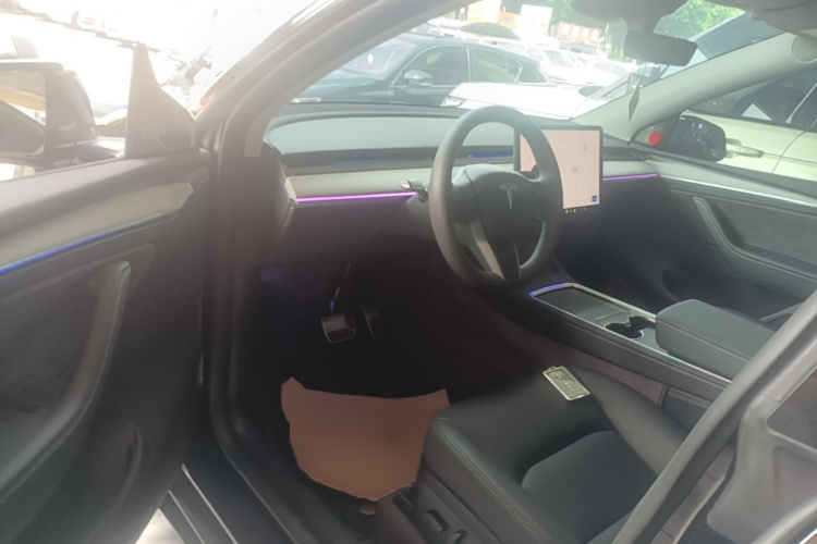 Tesla Model Y 2024 #16 Tesla Model Y 2024 car image #16