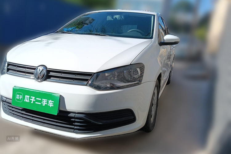 Volkswagen Polo 2015 car image #2