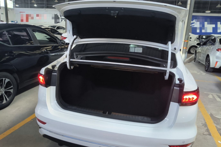 GEELY Emgrand 2024 car image #19