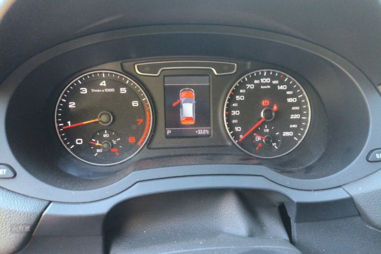 Audi Q3 2015 صورة سيارة #13