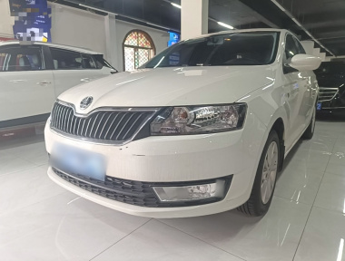 Skoda Rapid 2015 Skoda Rapid 2015 car image