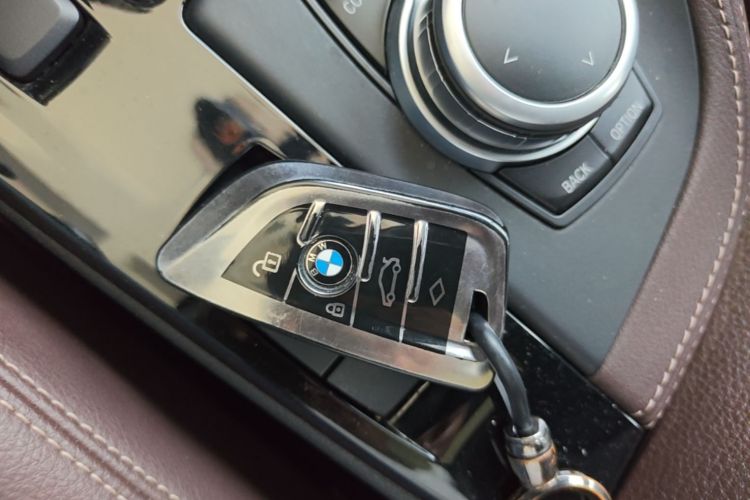 BMW X1 2021 car image #10