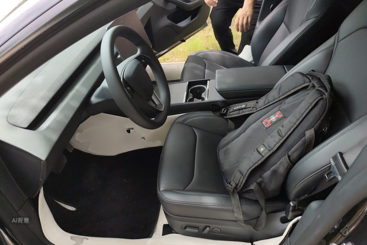 Tesla Model 3 2025 car image #17