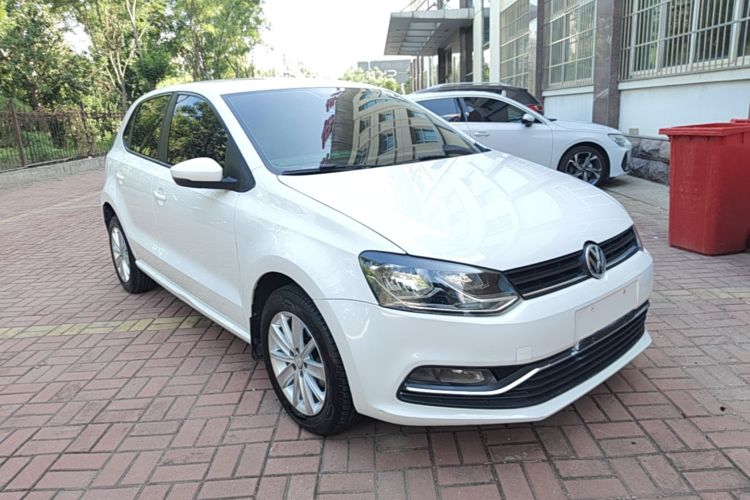 Volkswagen Polo 2016 car image #4