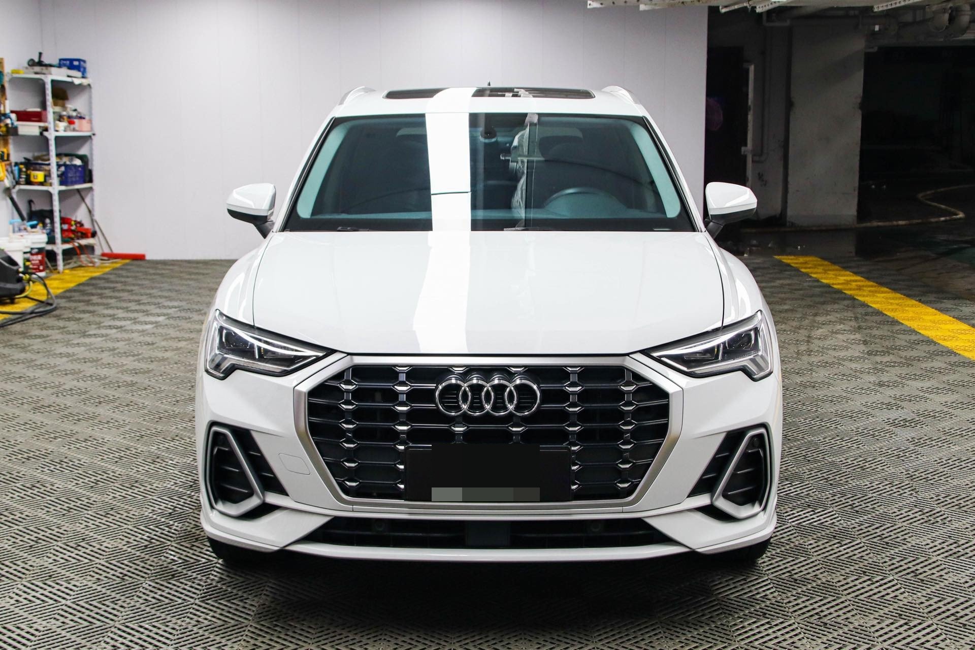 Audi Q3 2022 car image #2