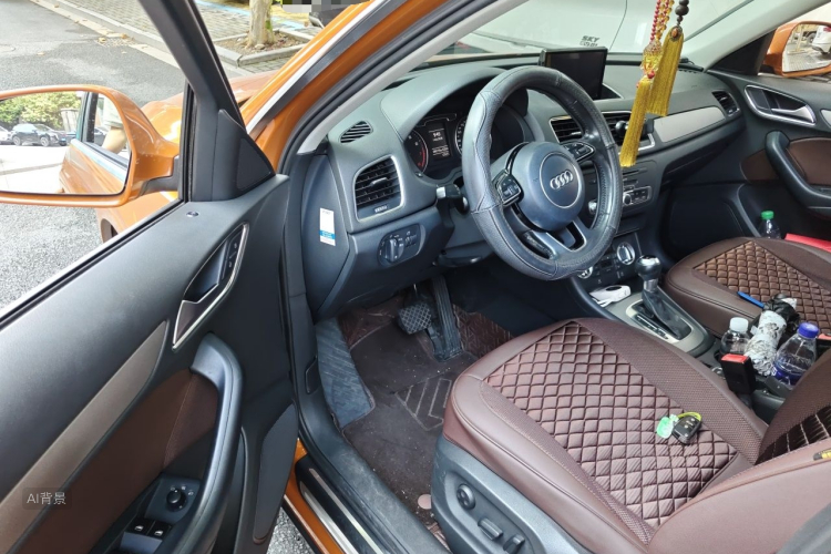 Audi Q3 2015 car image #18