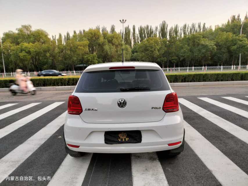 Volkswagen Polo 2015 car image #8