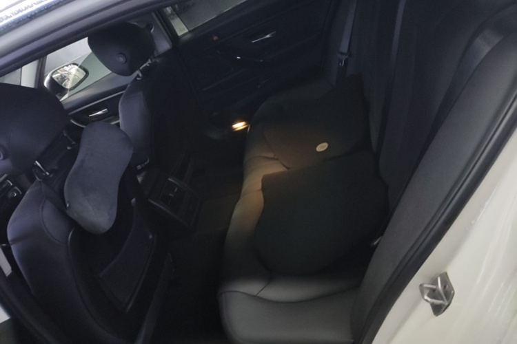 BMW 3 Series 2017 car image #17