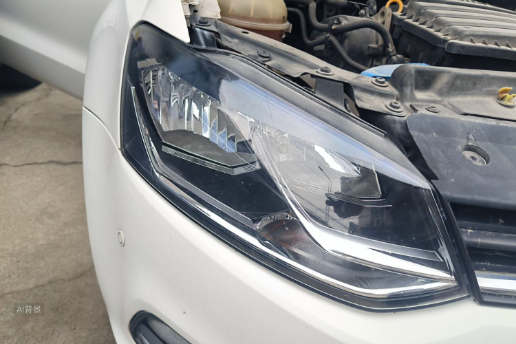 Volkswagen Polo 2015 car image #8
