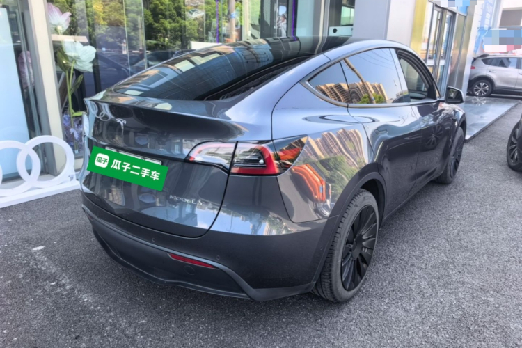Tesla Model Y 2022 #7 Tesla Model Y 2022 car image #7