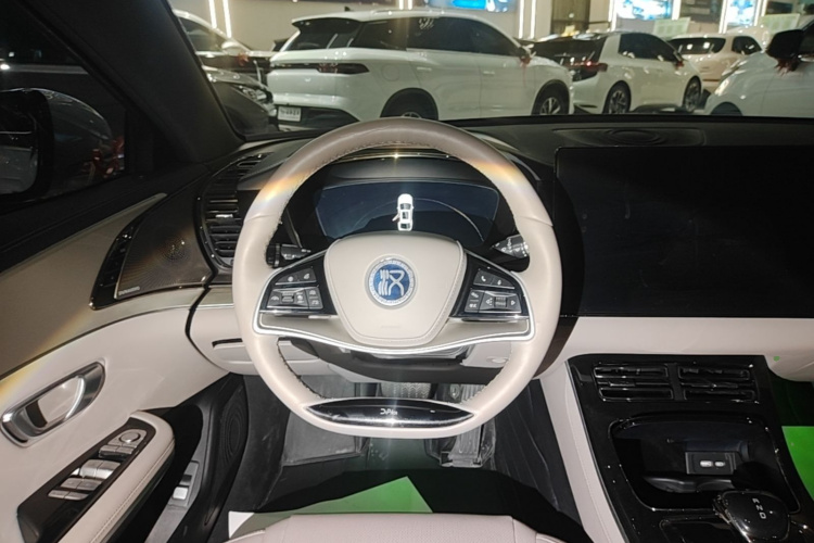 BYD Han 2024 car image #15