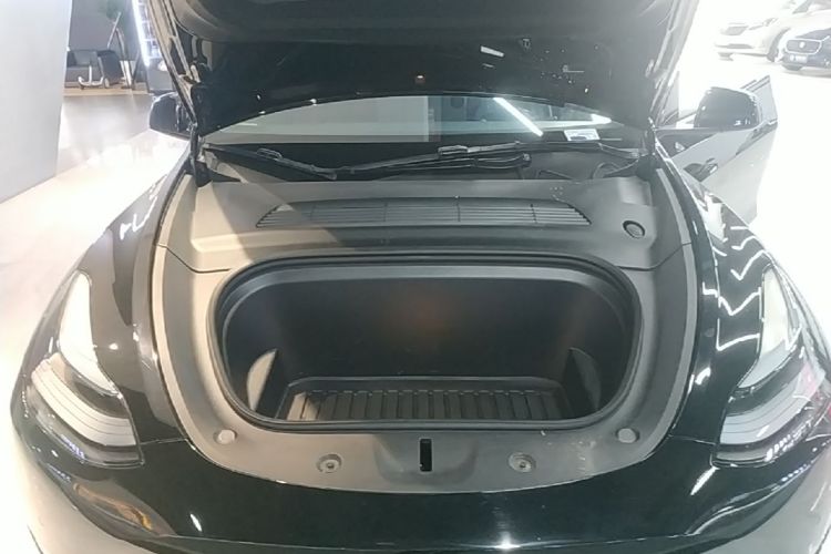 Tesla Model Y 2023 immagine di auto #20