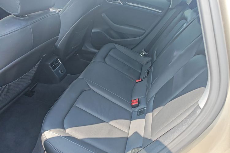 Audi A3 2018 car image #17