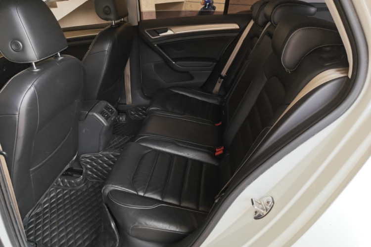 Volkswagen Golf 2016 car image #17