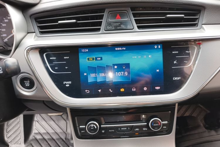 GEELY Emgrand GS 2018 car image #17