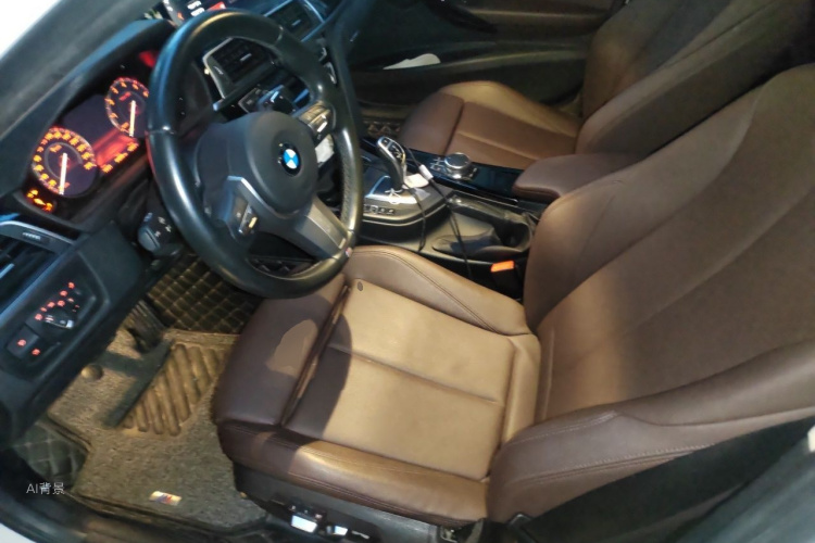 BMW 3 Series 2019 car image #18