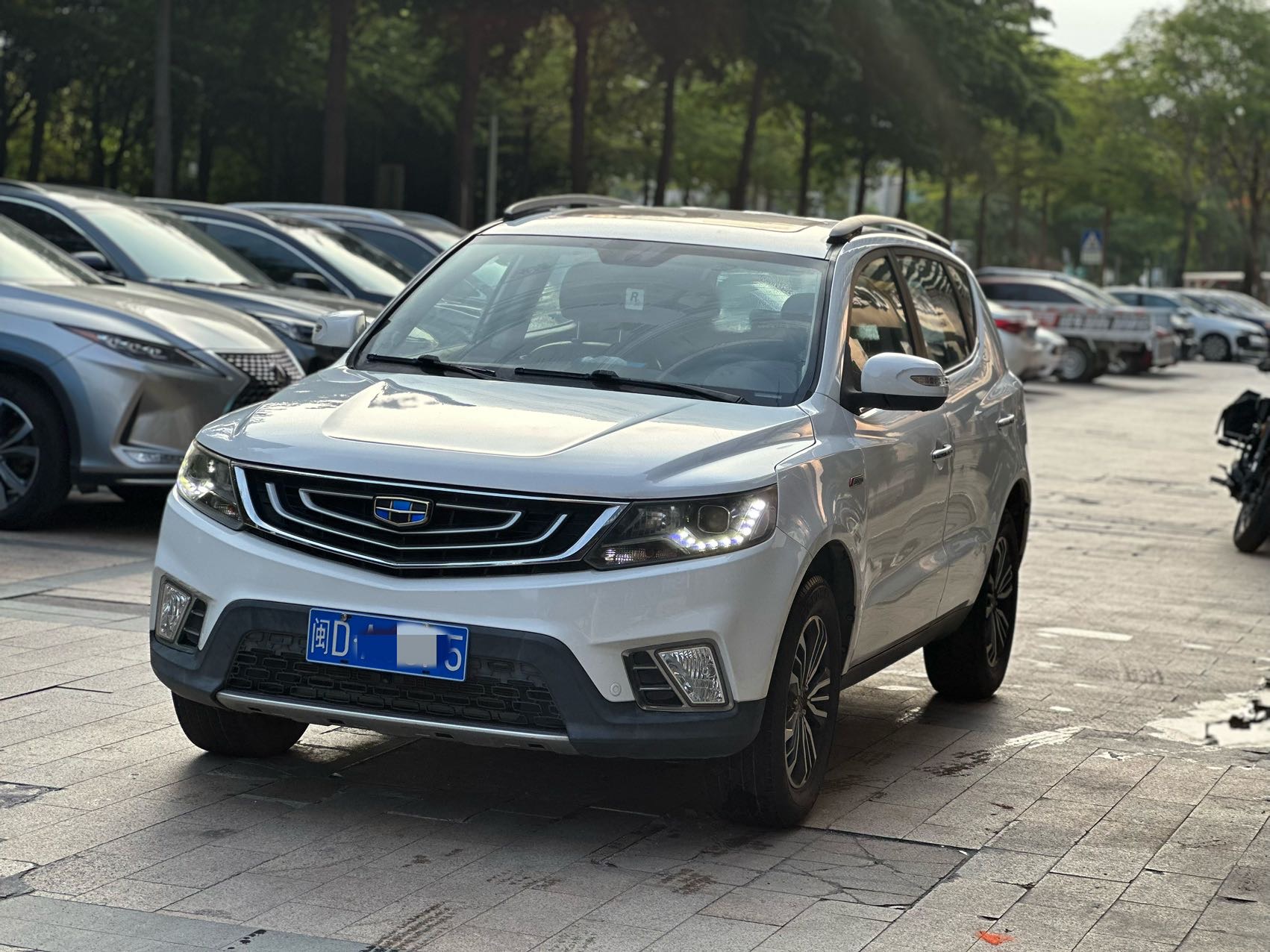 GEELY Vision X6 2018 car image 