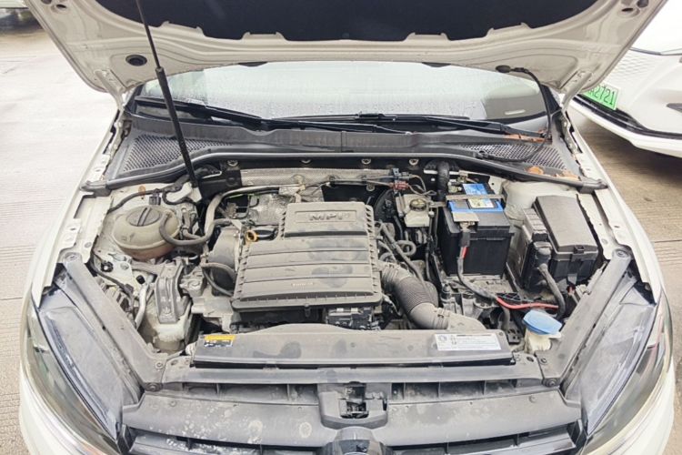 Volkswagen Golf 2019 car image #20
